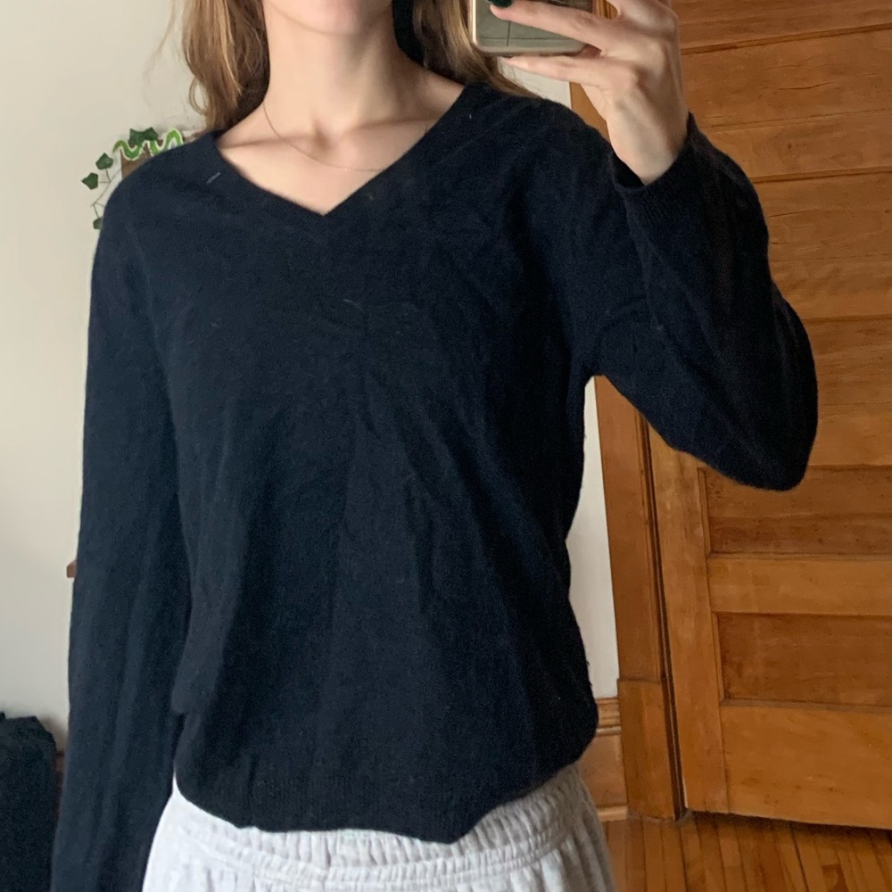 Black Lightweight Sweater!